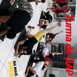 Turma de GAP fazendo exercício no chão